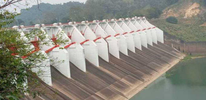 কাপ্তাই জলবিদ্যুৎ কেন্দ্রে পানি সংকট: পাঁচ ইউনিটের মধ্যে একটিতে নেমেছে উৎপাদন, মিলছে মাত্র ৪০ মেগাওয়াট