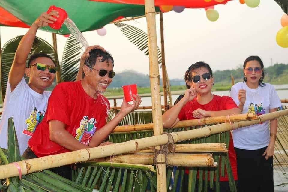 সংযুক্ত ছবি