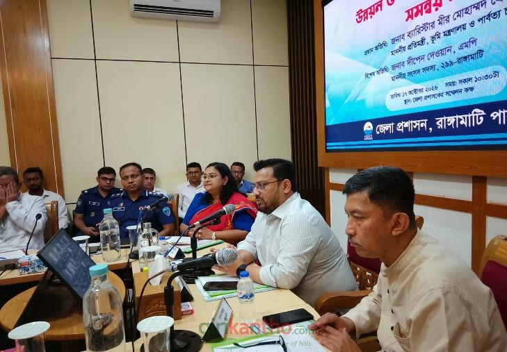 শারদীয় দুর্গোৎসবে রাঙামাটিতে ৪৭ পূজামণ্ডপে ২৫ লাখ টাকার অনুদান, প্রতিমন্ত্রীর মণ্ডপ পরিদর্শন