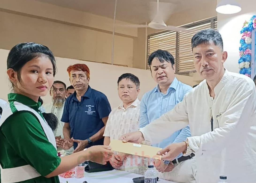 সংযুক্ত ছবি